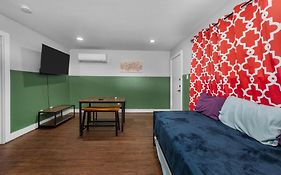 Rustic 1Br Apartment Near Medcenter-Uh-Nrg